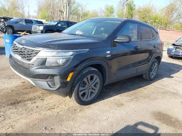 KNDEPCAA8M7110382 2021 KIA SELTOS - Image 2