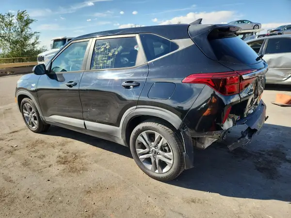 KNDEPCAA8M7122130 2021 KIA SELTOS - Image 2
