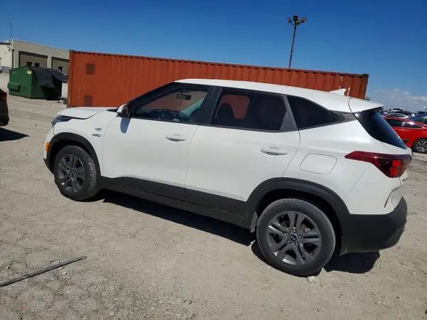 KNDEPCAA8M7153085 2021 KIA SELTOS - Image 2