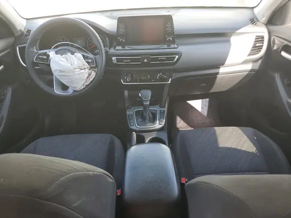 KNDEPCAA8M7163843 2021 KIA SELTOS - Image 8