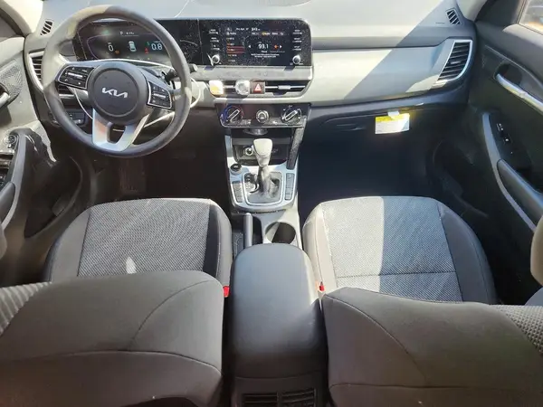 KNDEPCAA8M7172834 2021 KIA SELTOS - Image 8