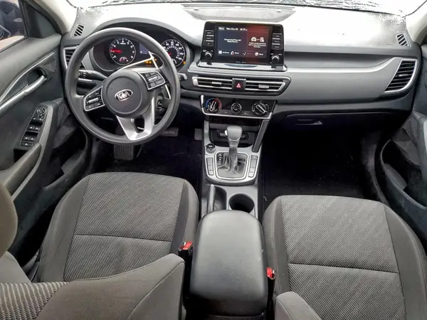 KNDEPCAA8M7172865 2021 KIA SELTOS - Image 8