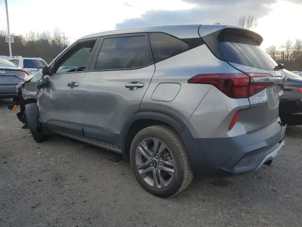 KNDEPCAA8M7188466 2021 KIA SELTOS - Image 2
