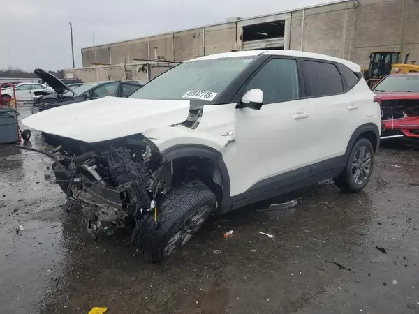 KNDEPCAA8M7226617 2021 KIA SELTOS - Image 1