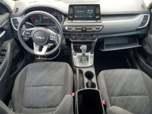 KNDEPCAA8N7252720 2022 KIA SELTOS - Image 8