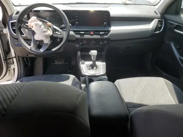 KNDEPCAA8R7499239 2024 KIA SELTOS - Image 8