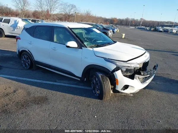 KNDEPCAA8R7630749 2024 KIA SELTOS - Image 1