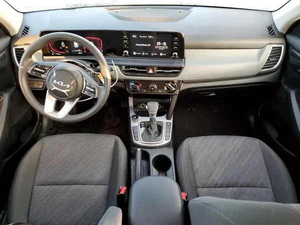 KNDEPCAA8R7654064 2024 KIA SELTOS - Image 8
