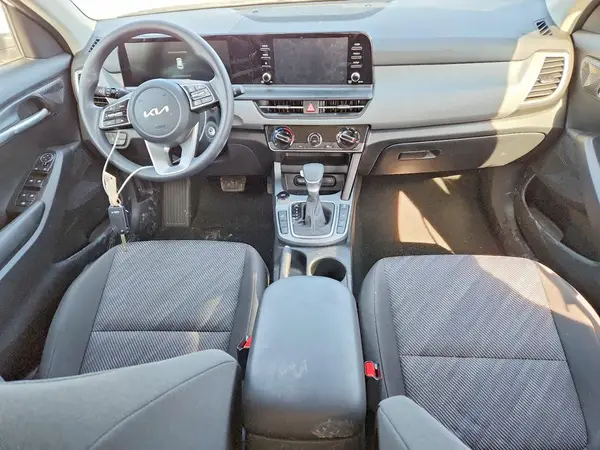 KNDEPCAA8S7818662 2025 KIA SELTOS - Image 8