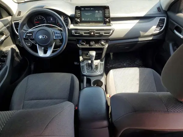 KNDEPCAA9M7060964 2021 KIA SELTOS - Image 8