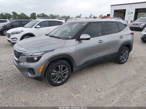 KNDEPCAA9M7100427 2021 KIA SELTOS - Image 2