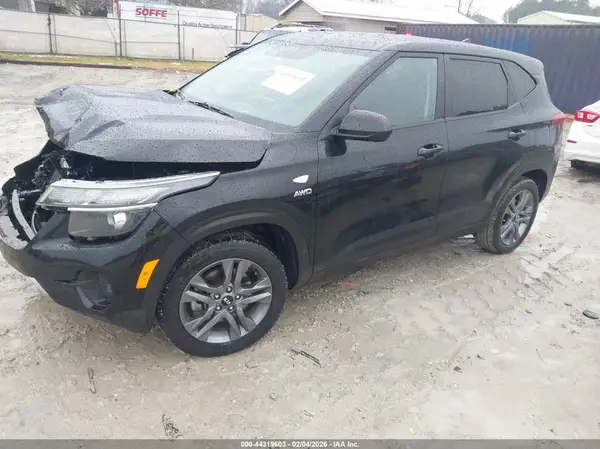 KNDEPCAA9M7102596 2021 KIA SELTOS - Image 2