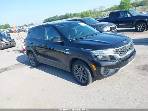 KNDEPCAA9M7103943 2021 KIA SELTOS - Image 1