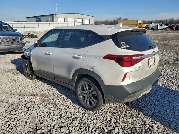KNDEPCAA9M7105014 2021 KIA SELTOS - Image 2
