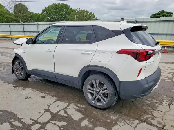 KNDEPCAA9M7126722 2021 KIA SELTOS - Image 2