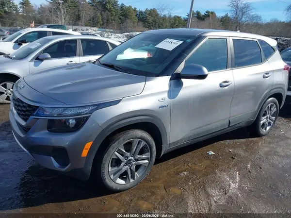 KNDEPCAA9M7131404 2021 KIA SELTOS - Image 2