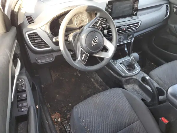 KNDEPCAA9M7140801 2021 KIA SELTOS - Image 8