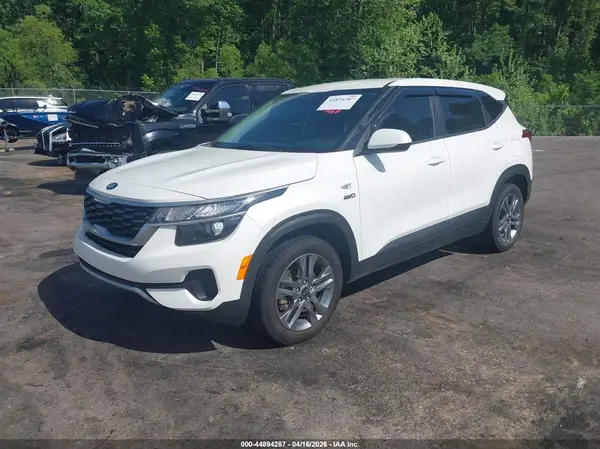 KNDEPCAA9M7162667 2021 KIA SELTOS - Image 2