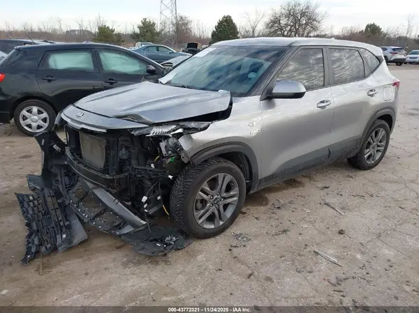 KNDEPCAA9M7174835 2021 KIA SELTOS - Image 2