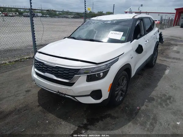 KNDEPCAA9N7324069 2022 KIA SELTOS - Image 2