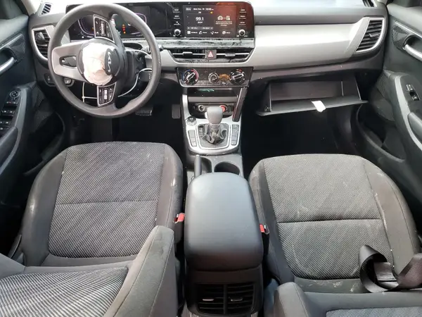 KNDEPCAA9R7630128 2024 KIA SELTOS - Image 8