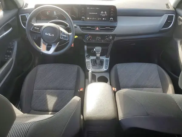 KNDEPCAA9S7684518 2025 KIA SELTOS - Image 8