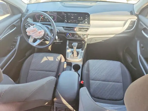 KNDEPCAA9S7813356 2025 KIA SELTOS - Image 8