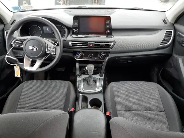 KNDEPCAAXM7046118 2021 KIA SELTOS - Image 8
