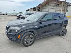 KNDEPCAAXM7047172 2021 KIA SELTOS