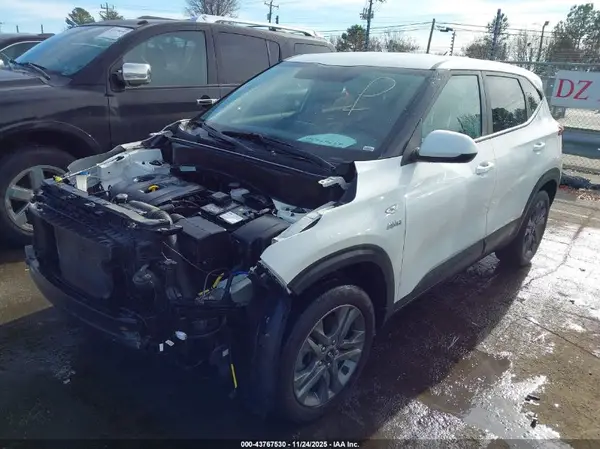 KNDEPCAAXM7061069 2021 KIA SELTOS - Image 2