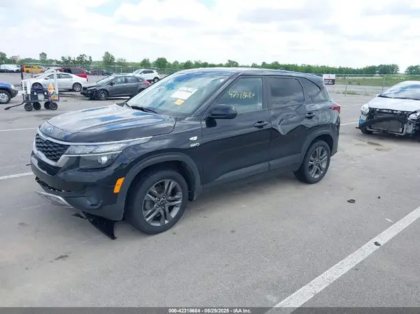KNDEPCAAXM7061184 2021 KIA SELTOS - Image 2