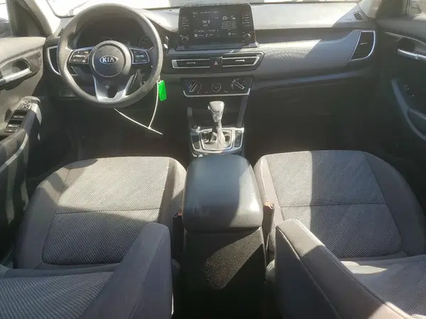 KNDEPCAAXM7084903 2021 KIA SELTOS - Image 8