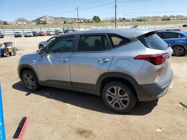 KNDEPCAAXM7094203 2021 KIA SELTOS - Image 2