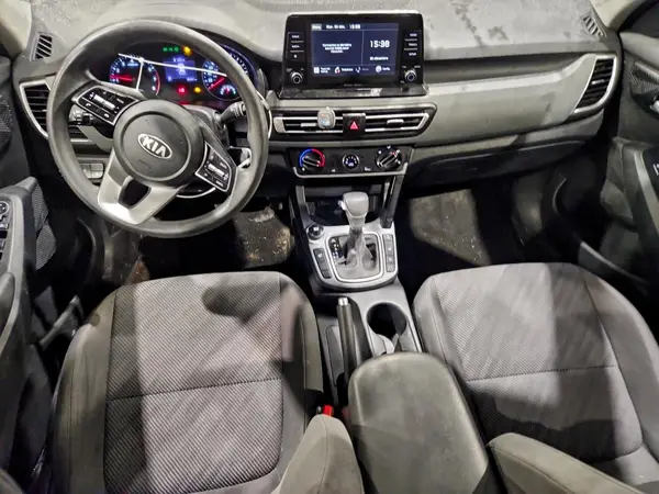 KNDEPCAAXM7108987 2021 KIA SELTOS - Image 8