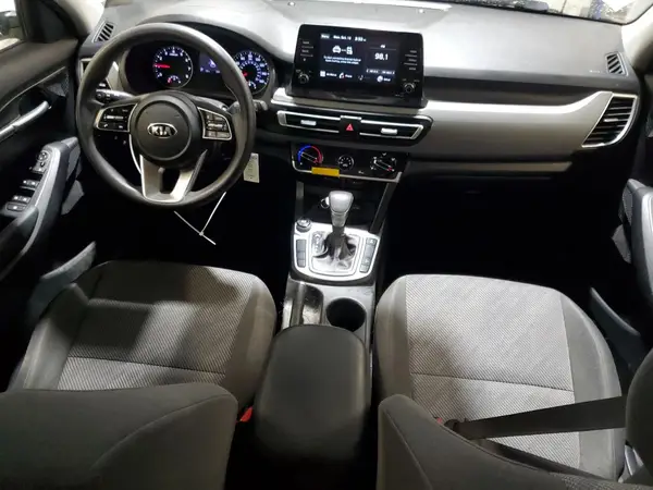 KNDEPCAAXM7112506 2021 KIA SELTOS - Image 8