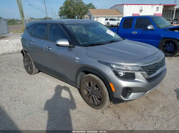 KNDEPCAAXM7136028 2021 KIA SELTOS - Image 1
