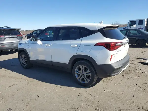 KNDEPCAAXM7150673 2021 KIA SELTOS - Image 2
