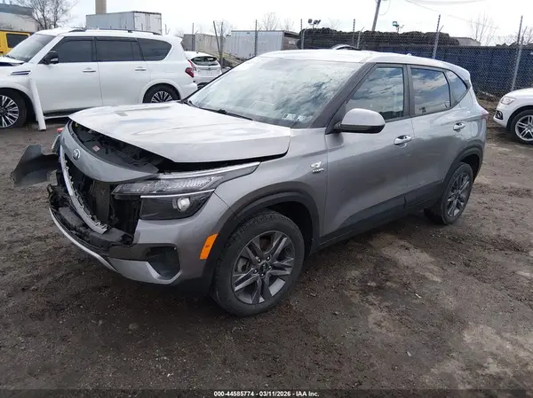 KNDEPCAAXM7152830 2021 KIA SELTOS - Image 2
