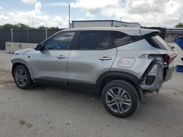 KNDEPCAAXM7172379 2021 KIA SELTOS - Image 2