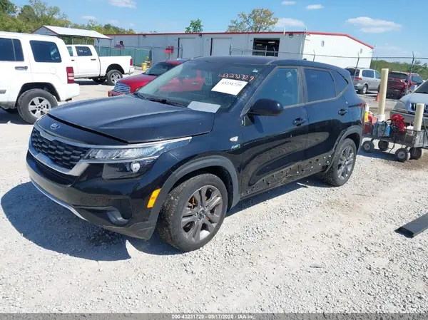 KNDEPCAAXM7183916 2021 KIA SELTOS - Image 2