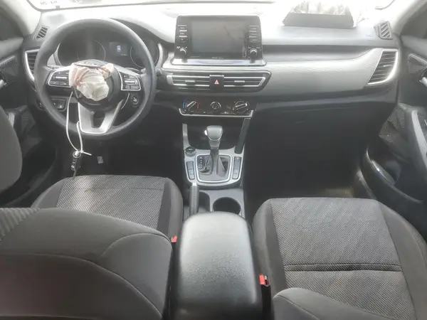 KNDEPCAAXM7209785 2021 KIA SELTOS - Image 8