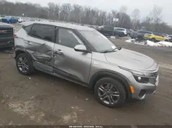 KNDEPCAAXN7238611 2022 KIA SELTOS