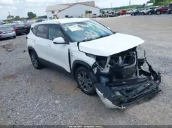 KNDEPCAAXN7258647 2022 KIA SELTOS