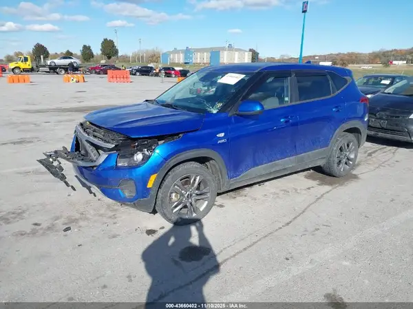 KNDEPCAAXN7323156 2022 KIA SELTOS - Image 2