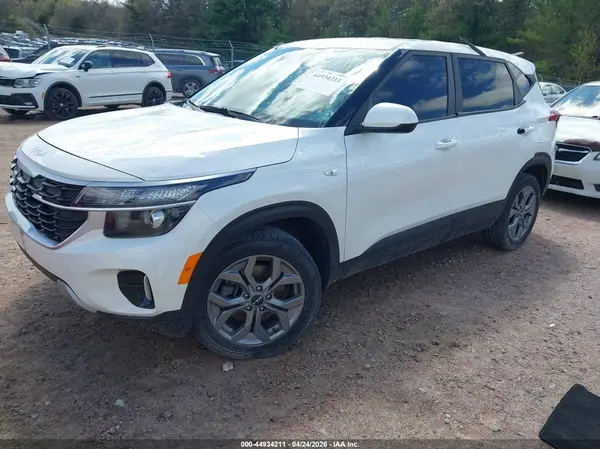 KNDEPCAAXR7497931 2024 KIA SELTOS - Image 2