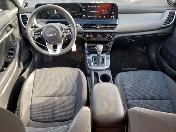KNDEPCAAXR7570120 2024 KIA SELTOS - Image 8