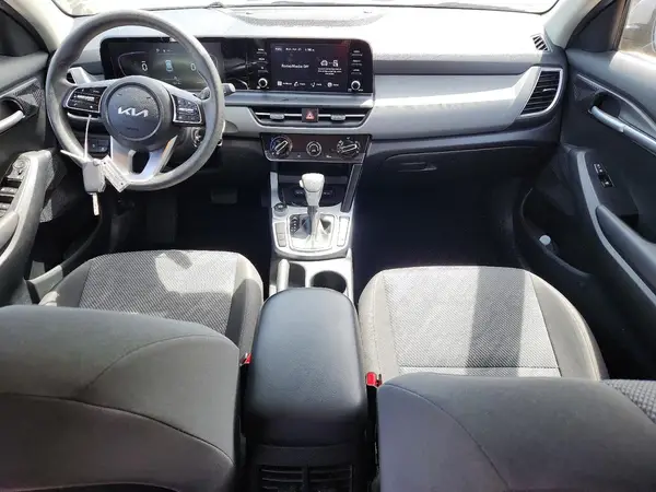 KNDEPCAAXR7604654 2024 KIA SELTOS - Image 8