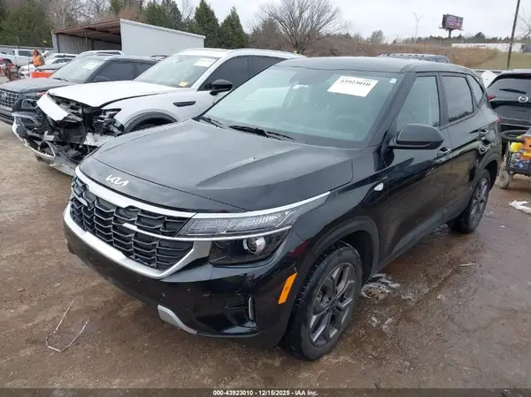 KNDEPCAAXR7630557 2024 KIA SELTOS - Image 2