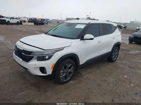 KNDEPCAAXS7741325 2025 KIA SELTOS - Image 2