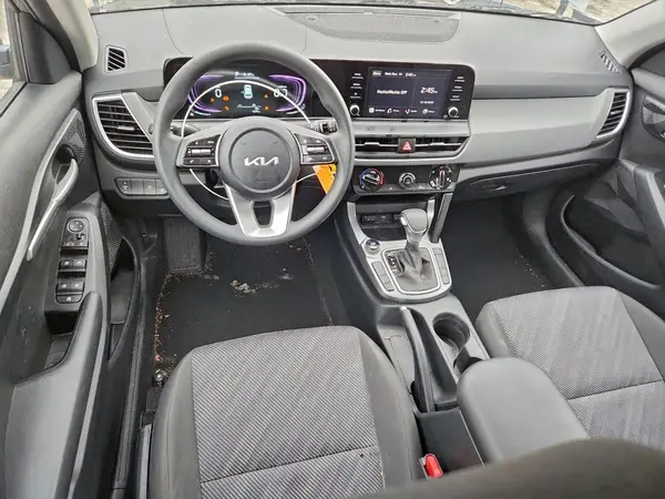 KNDEPCAAXS7808831 2025 KIA SELTOS - Image 8